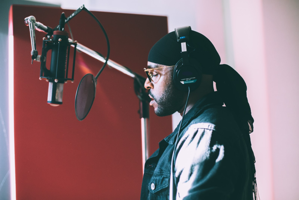 Pop filter for microphone